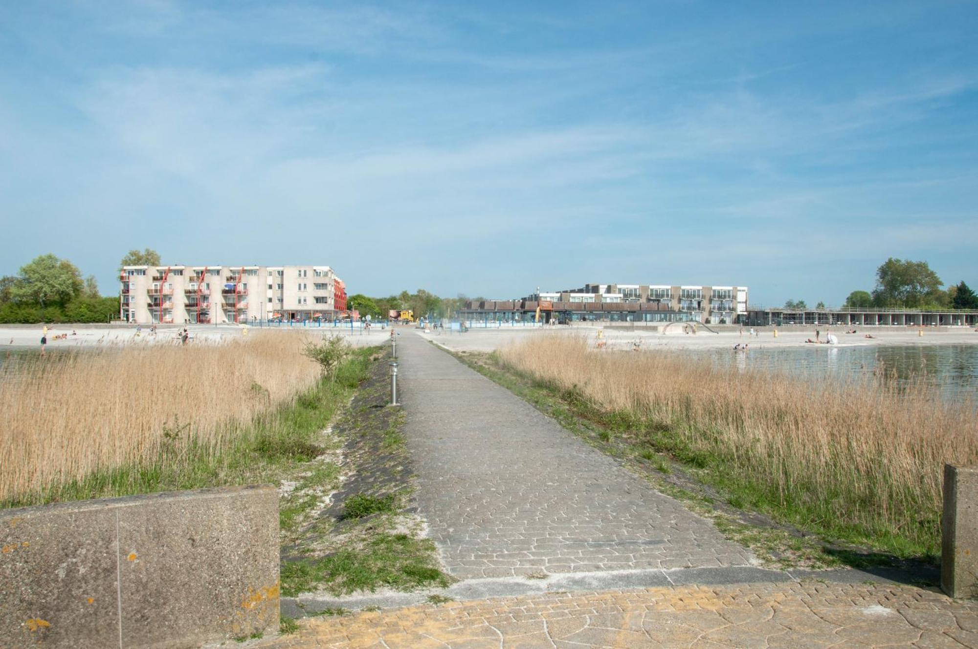 Zuiderzeestate 35, Prachtig Appartement Aan Het Ijsselmeer Makkum Exterior foto